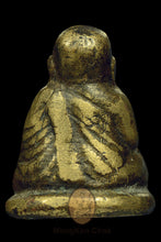 Load image into Gallery viewer, Luang Phor Ngern Roon Bpeun Tek 2528 - MKCamulet