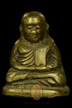 Load image into Gallery viewer, Luang Phor Ngern Roon Bpeun Tek 2528 - MKCamulet
