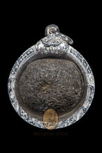 Load image into Gallery viewer, LookOm Petchakrub - MKCamulet