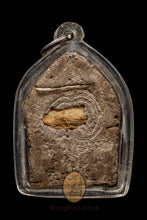 Load image into Gallery viewer, Khun Paen Bucha Kru 2549 (Neur Wan Dok Thong) - MKCamulet