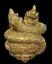 將圖片載入圖庫檢視器 Phaya Nak Geow 2545 (Rare 100pcs Gelaithong) - MKCamulet