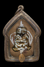 Load image into Gallery viewer, Khun Paen Phisawat Roon Raeng Lang Yinku - MKCamulet