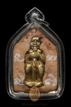 Load image into Gallery viewer, Khun Paen Sarm Sao Phisawat Roon Raeng Lang Guman Dood Rok - MKCamulet