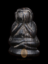 Load image into Gallery viewer, Phra Pidta Mai Ngiu Dum 252x - MKCamulet