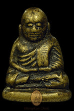 Load image into Gallery viewer, Luang Phor Ngern Roon Bpeun Tek 2528 - MKCamulet