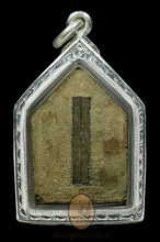 Load image into Gallery viewer, Khun Paen Maroom Matoom (Rare Dark Tone) - MKCamulet