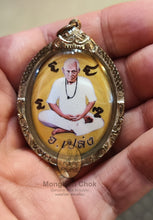 Load image into Gallery viewer, Locket Roon Bucha Kru 2558 (Special Gold Edition) - MKCamulet