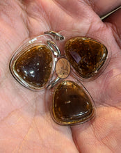 Load image into Gallery viewer, Sipeun (Honey Wax) First Batch Luang Pu Khampan 253x - MKCamulet