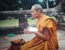 Load image into Gallery viewer, Khun Paen Nak Geow - MKCamulet