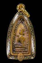 Load image into Gallery viewer, Mae Nang Kwak Lang Phra Pidta 248x - MKCamulet

