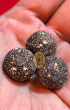 Load image into Gallery viewer, LookOm Prai Ajahn Pleang (December Specials)
