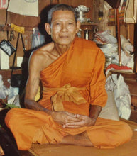 Load image into Gallery viewer, Palakkit Luang Pu Yid 2537
