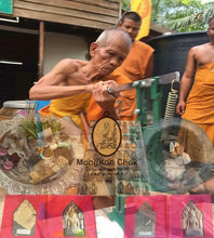 Load image into Gallery viewer, Khun Paen Sai Dam Maha Saneh - MKCamulet
